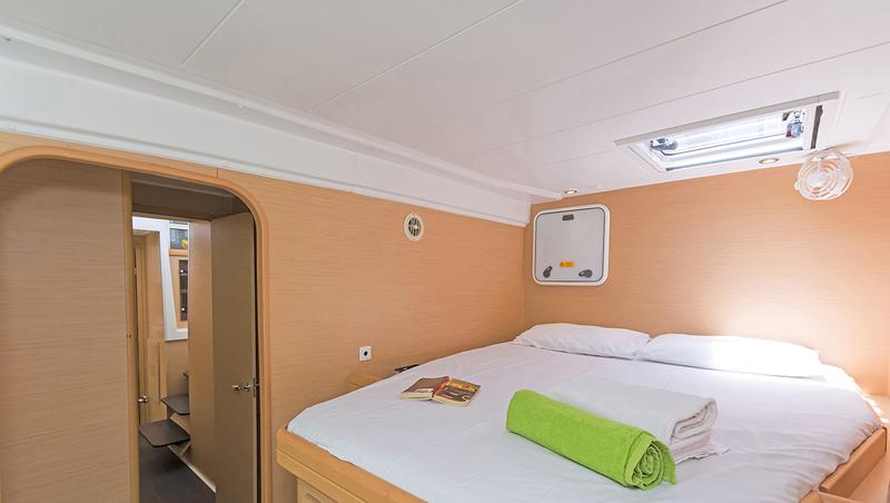 Book yachts online - catamaran - Lagoon 421 - Enjoy - rent