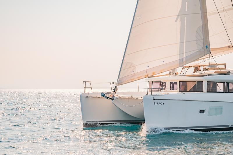 Book yachts online - catamaran - Lagoon 421 - Enjoy - rent