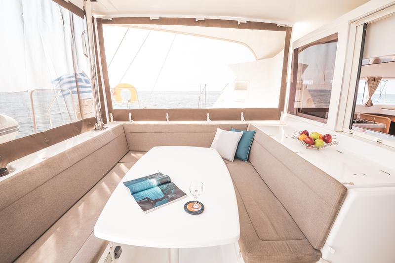 Book yachts online - catamaran - Lagoon 421 - Enjoy - rent