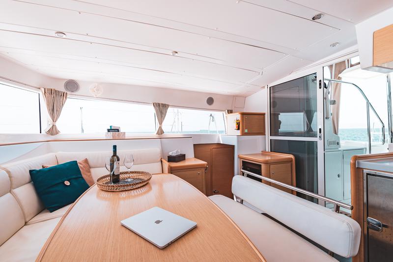 Book yachts online - catamaran - Lagoon 421 - Enjoy - rent