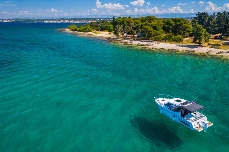 Book yachts online - motorboat - Merry Fisher 795 - Klapa - rent