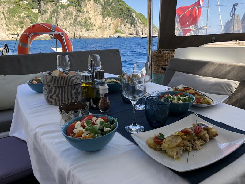 Book yachts online - catamaran - Lagoon 450F (A/C+WaterMaker+GEN) - Sunshine - rent