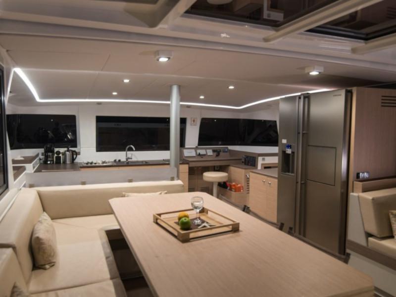 Book yachts online - catamaran - Bali 4.3 - Alina - rent