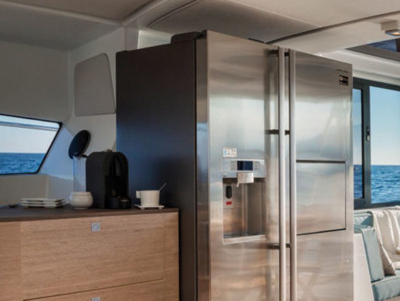 Book yachts online - catamaran - Bali 4.3 - Alina - rent