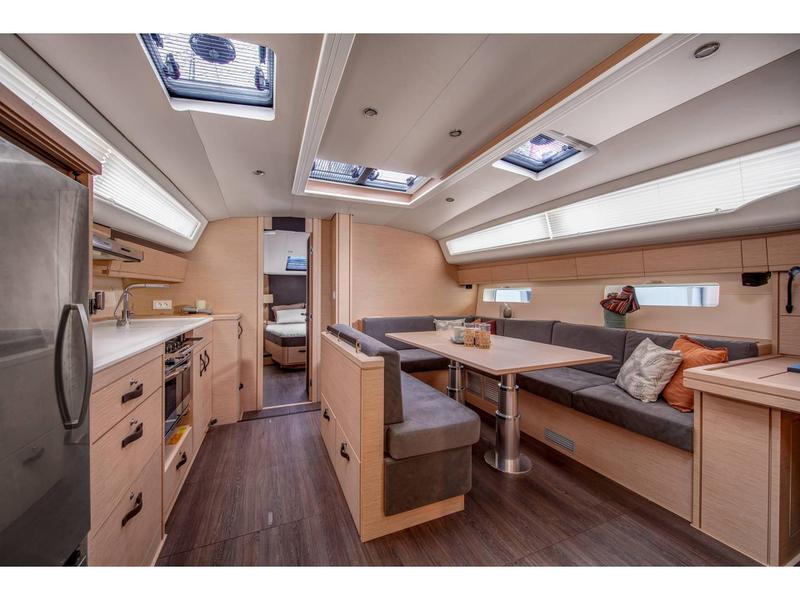 Book yachts online - sailboat - Jeanneau 54 - Storm Dancer II - rent
