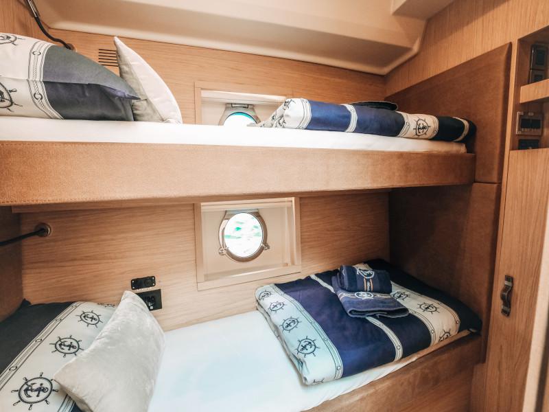 Book yachts online - motorboat - Monte Carlo 5 - Blizzard - rent
