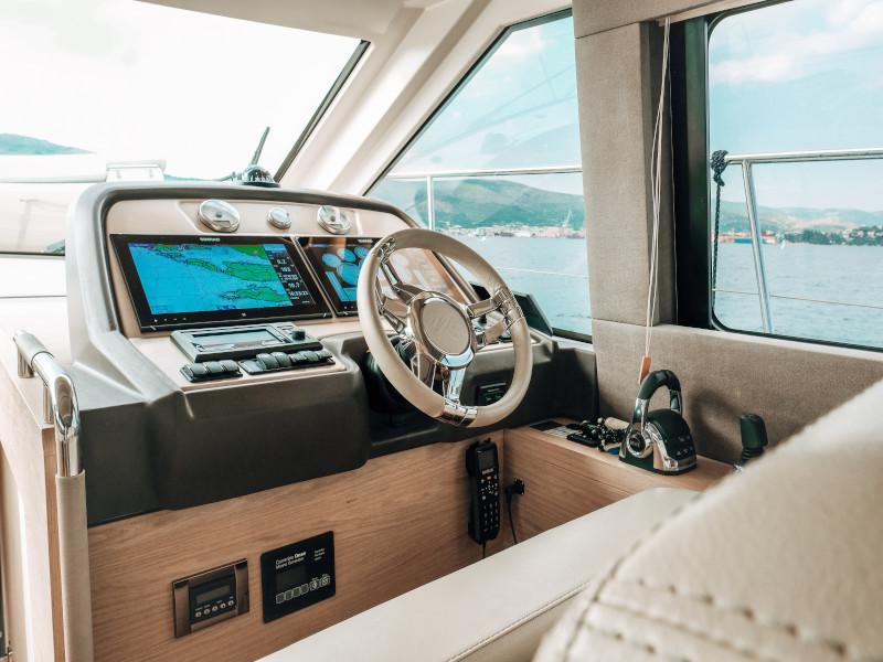 Book yachts online - motorboat - Monte Carlo 5 - Blizzard - rent