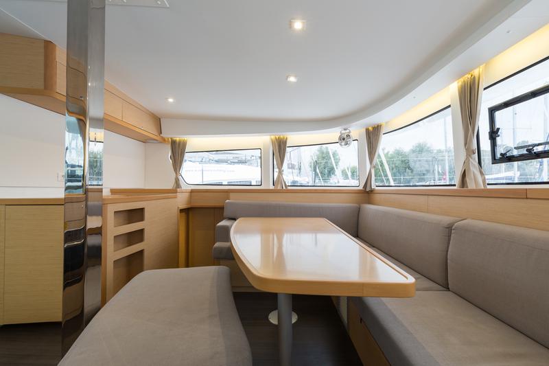 Book yachts online - catamaran - Lagoon 42 - Barchetta II - rent