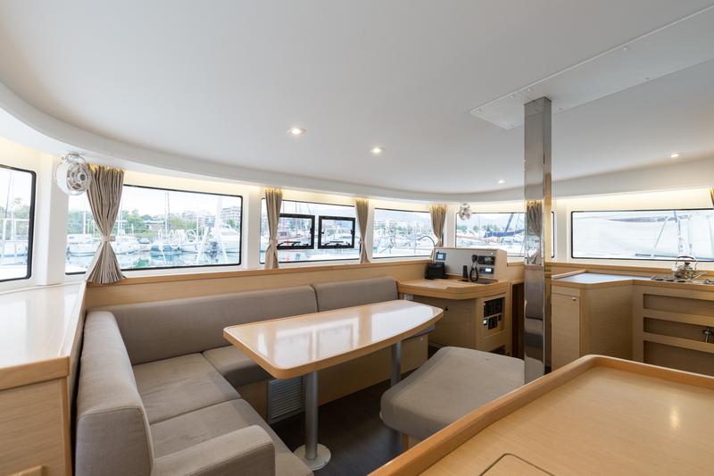 Book yachts online - catamaran - Lagoon 42 - Barchetta II - rent