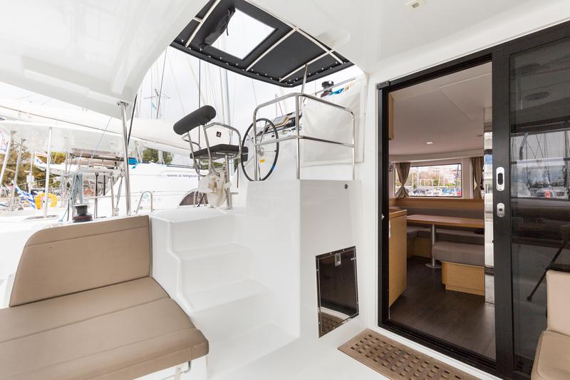 Book yachts online - catamaran - Lagoon 42 - Barchetta II - rent