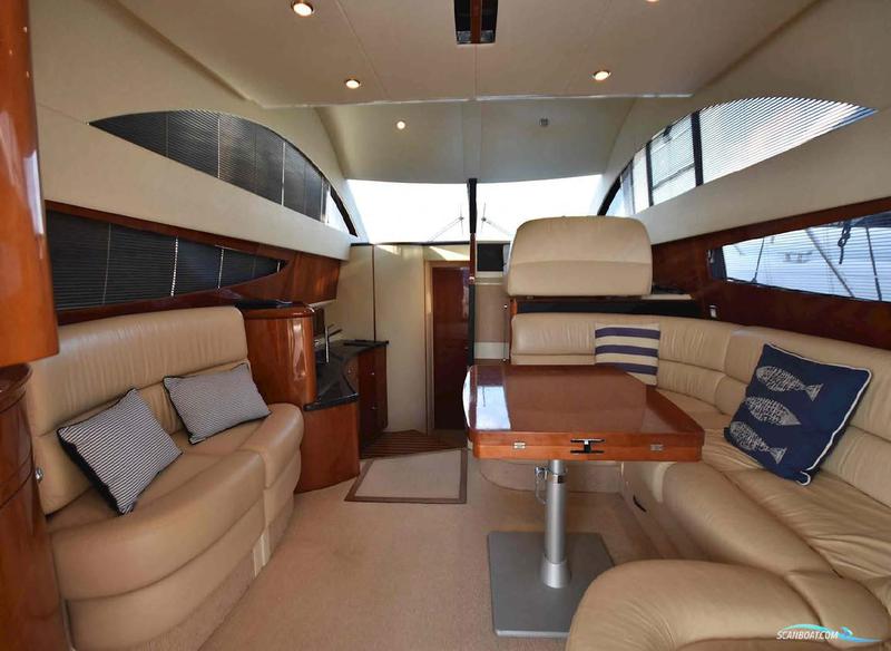 Book yachts online - motorboat - Fairline Phantom 40ft - Alter Ego IV - rent