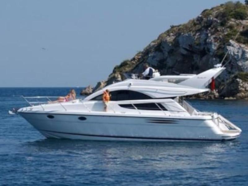 Book yachts online - motorboat - Fairline Phantom 40ft - Alter Ego IV - rent