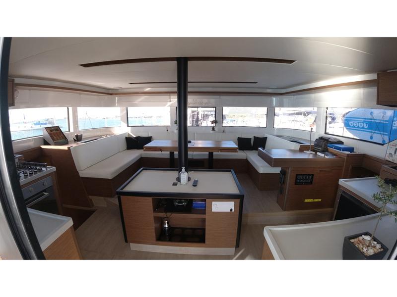 Book yachts online - catamaran - Lagoon 50 - Premium Equipped - rent