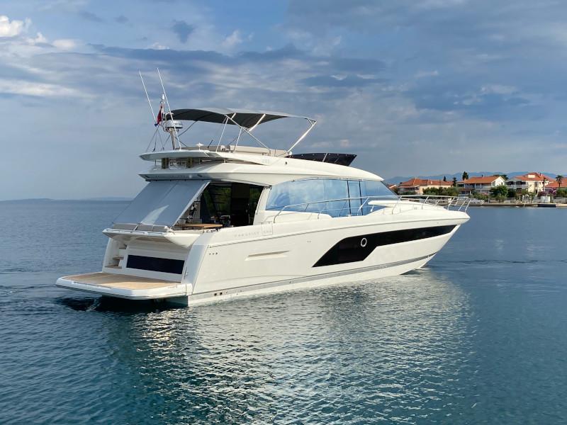 Book yachts online - motorboat - Prestige 590 Fly - The Sun - rent