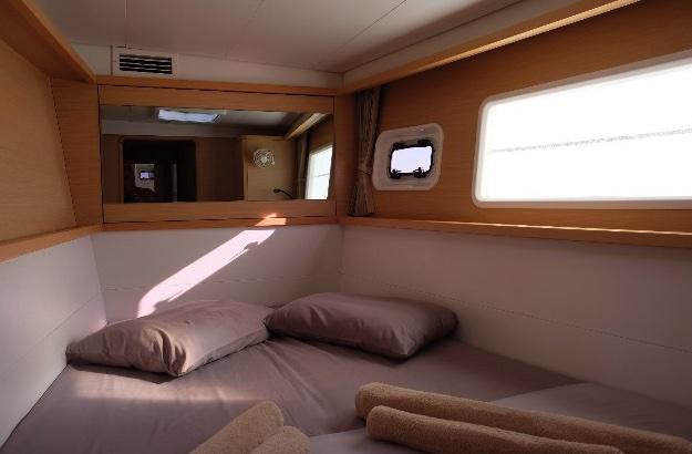 Book yachts online - catamaran - Lagoon 450 Crewed - Iris IV - rent