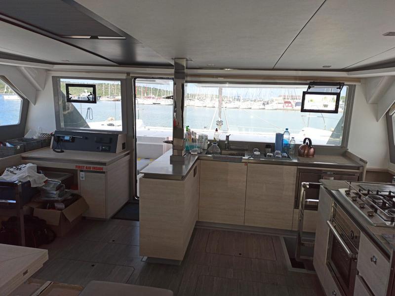 Book yachts online - catamaran - Leopard 50 - LADY AMANDA - rent