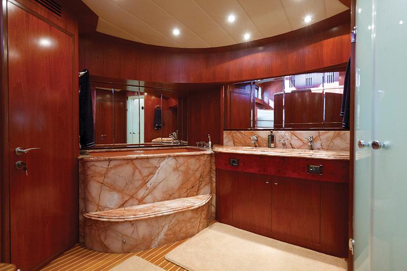 Book yachts online - motorboat - Johnson 87 - Johnson Baby - rent