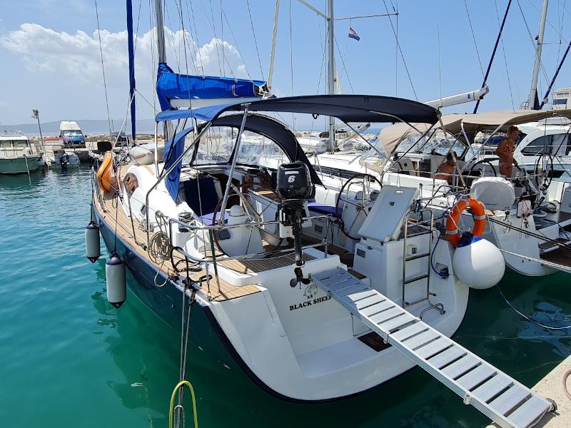 Book yachts online - sailboat - Oceanis 43 - BLACK SHEEP - rent