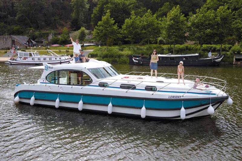 Book yachts online - motorboat - Estivale Octo - CHABLIS FR - rent