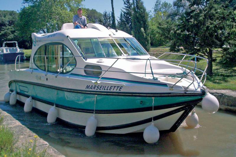 Book yachts online - motorboat - Estivale Duo - ILE DE FRANCE FR - rent