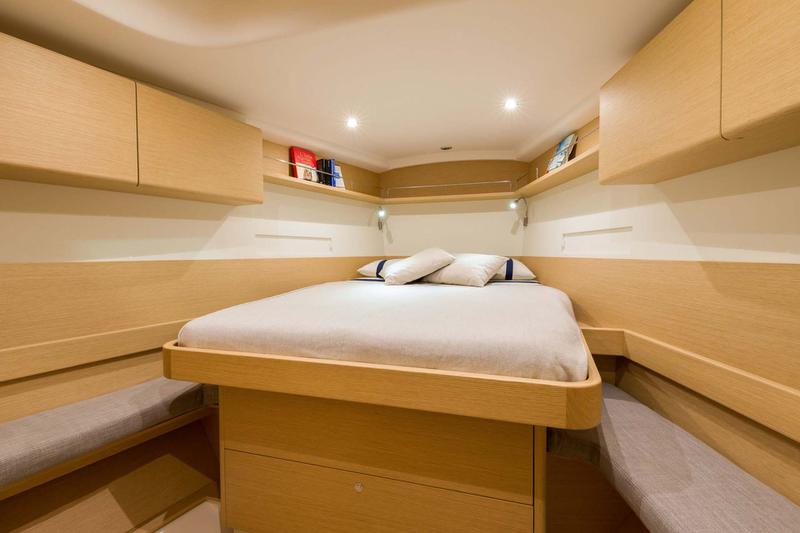 Book yachts online - sailboat - Grand Soleil 43 - Super G - rent