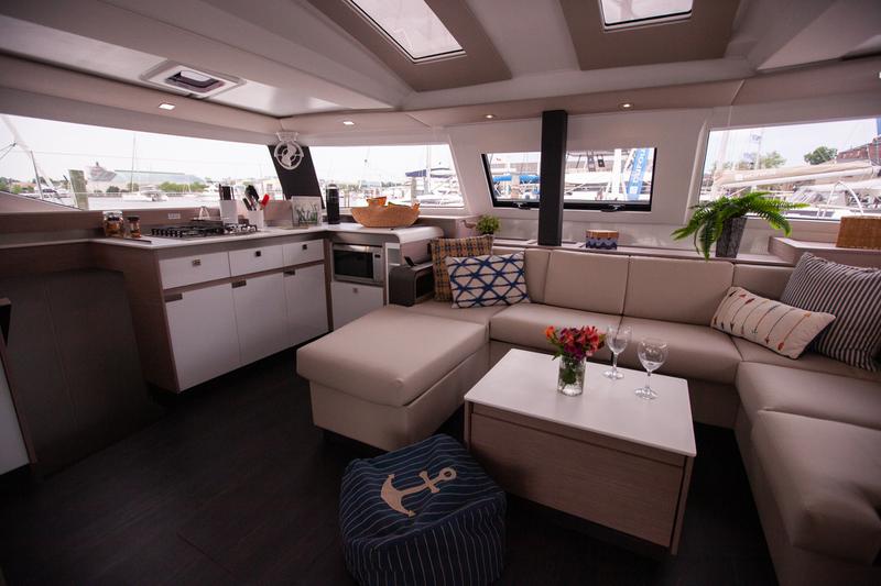 Book yachts online - catamaran - Elba 45 - USS Flamingo - rent