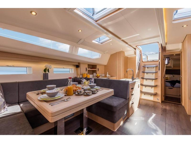 Book yachts online - sailboat - Jeanneau 51 - Adeline - rent