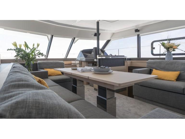 Book yachts online - powercatamaran - MY 44 - Celtic Star - rent