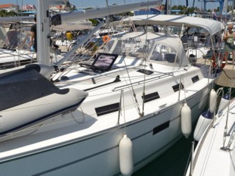 Book yachts online - sailboat - Bavaria 40 - Juliana - Bavaria 40 Cruiser - rent