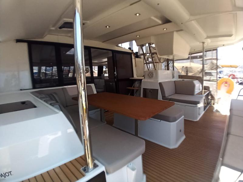 Book yachts online - catamaran - Astréa 42 - Nostos - rent