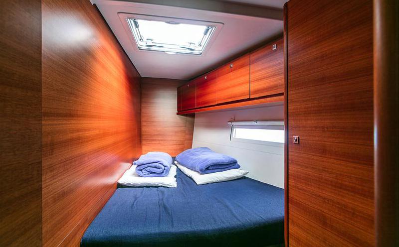 Book yachts online - sailboat - Dufour 512 Grand Large - Eleonora - rent