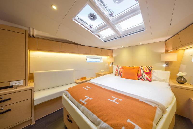 Book yachts online - sailboat - Jeanneau 54 - no name 2 - BLUE HULL, AC+GEN., UNDERWATER LIGHTS - rent
