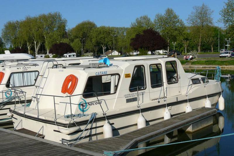 Book yachts online - motorboat - Riviera 920 - AZILIZ - rent