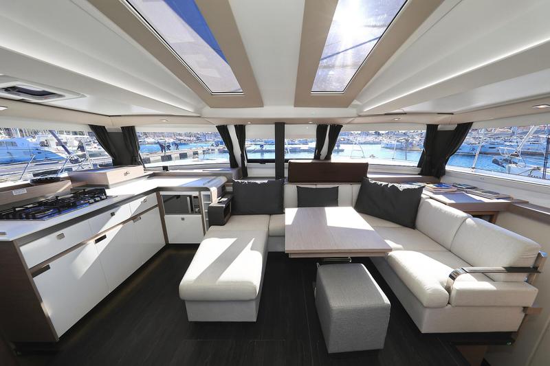 Book yachts online - catamaran - Elba 45 - Dreamcatcher - rent