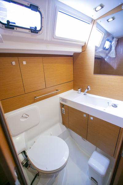 Book yachts online - sailboat - Sun Odyssey 479 - GUINNESS - rent