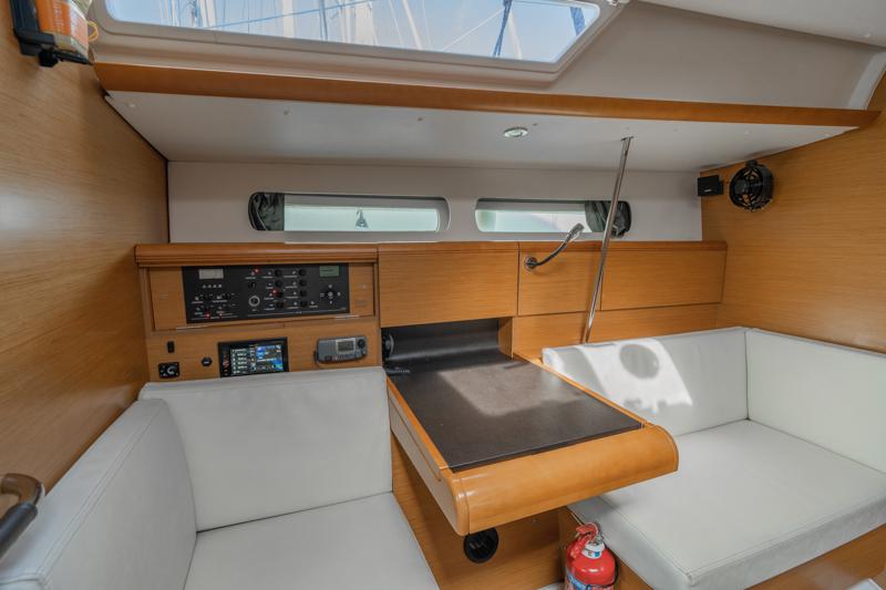Book yachts online - sailboat - Sun Odyssey 439 - MORGANA - rent