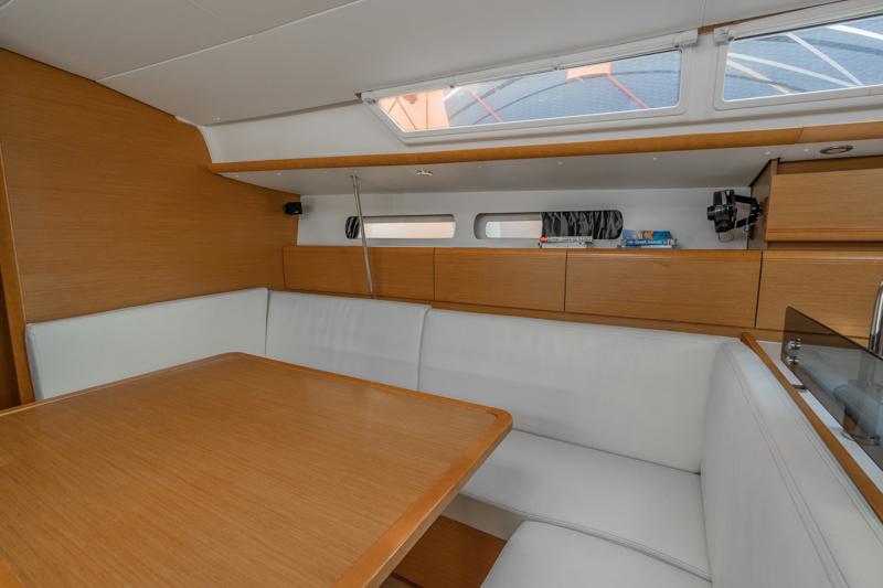 Book yachts online - sailboat - Sun Odyssey 439 - MORGANA - rent