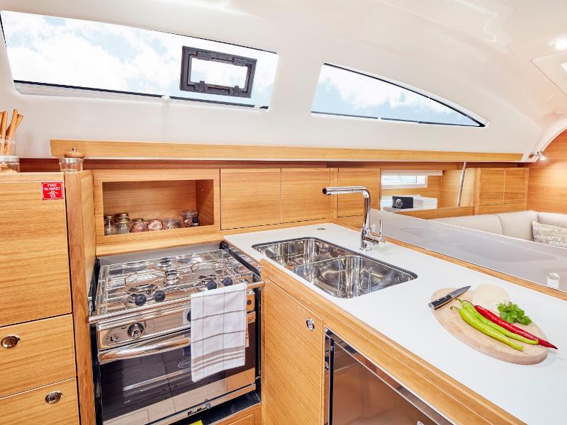 Book yachts online - sailboat - Elan Impression 40.1 - Ciao Bella - rent
