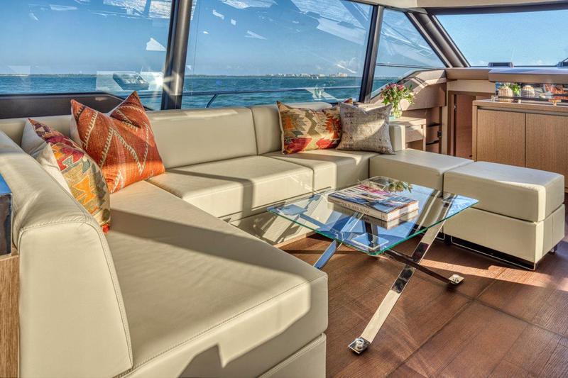 Book yachts online - motorboat - Prestige 690 - ALINA - rent