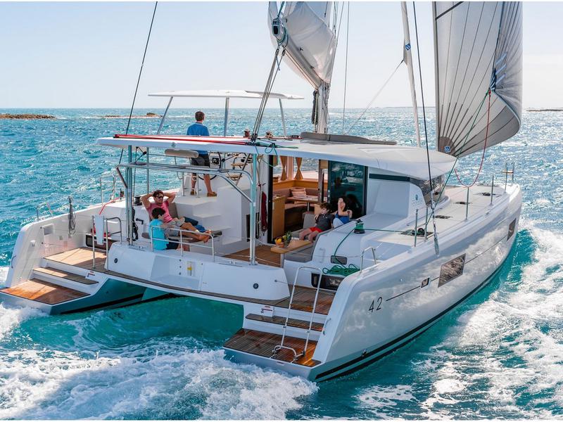 Book yachts online - catamaran - Lagoon 42 - 42Paleros - rent