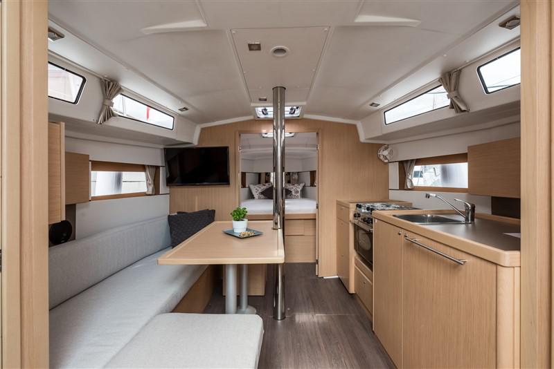 Book yachts online - sailboat - Oceanis 38.1 - CVITA - rent