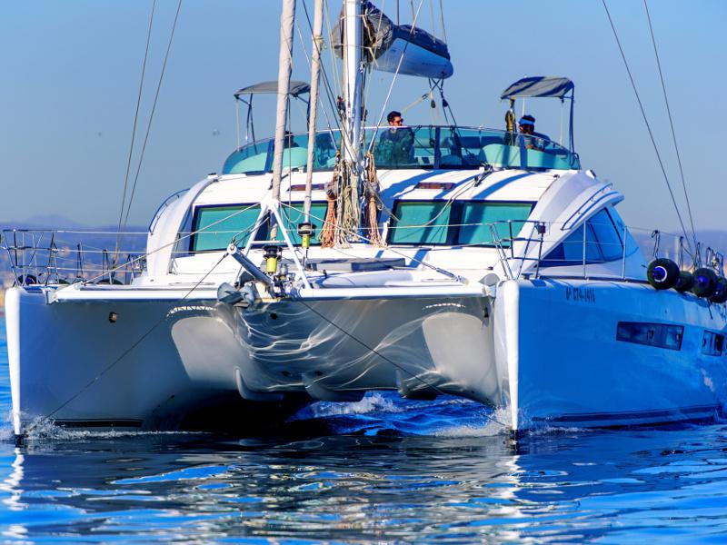 Book yachts online - catamaran - Privilege 615 - Maitia - rent