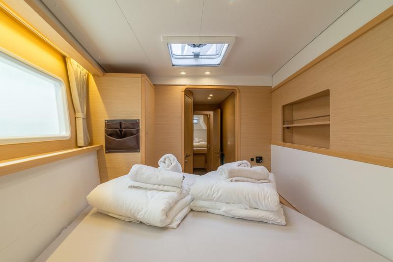 Book yachts online - catamaran - Lagoon 450 Sport - Michelangelo - rent
