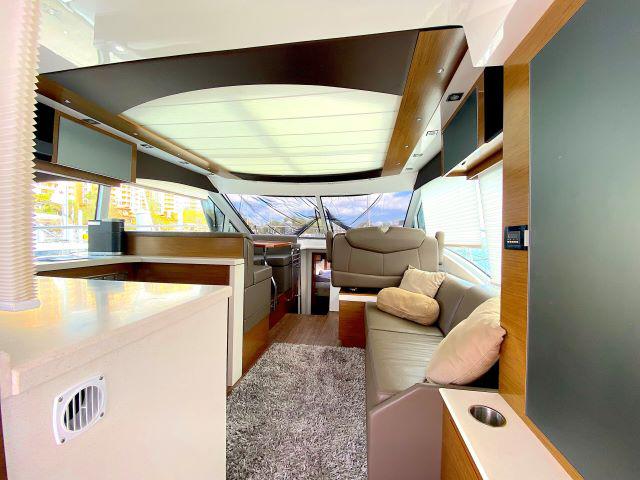 Book yachts online - motorboat - Cantius 45 - I'm Lovin' It - rent