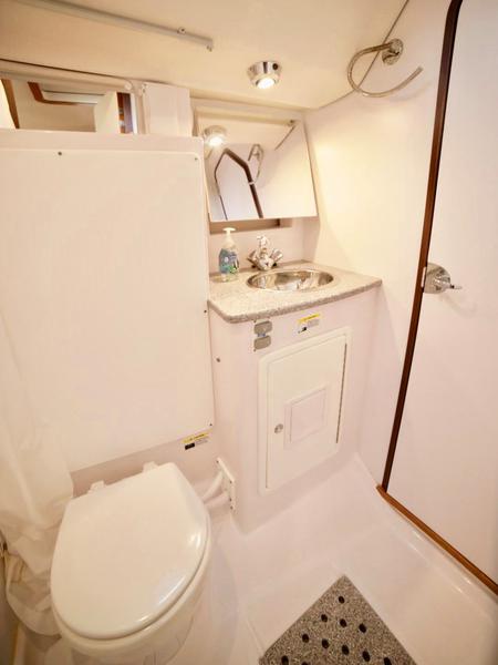 Book yachts online - sailboat - Catalina 45 - Serenity - rent