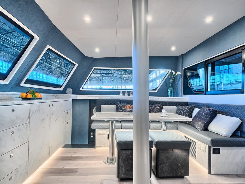 Book yachts online - catamaran - Luna 49 - RED - rent