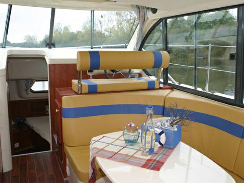 Book yachts online - motorboat - Estivale Duo - ROMANTICA - rent