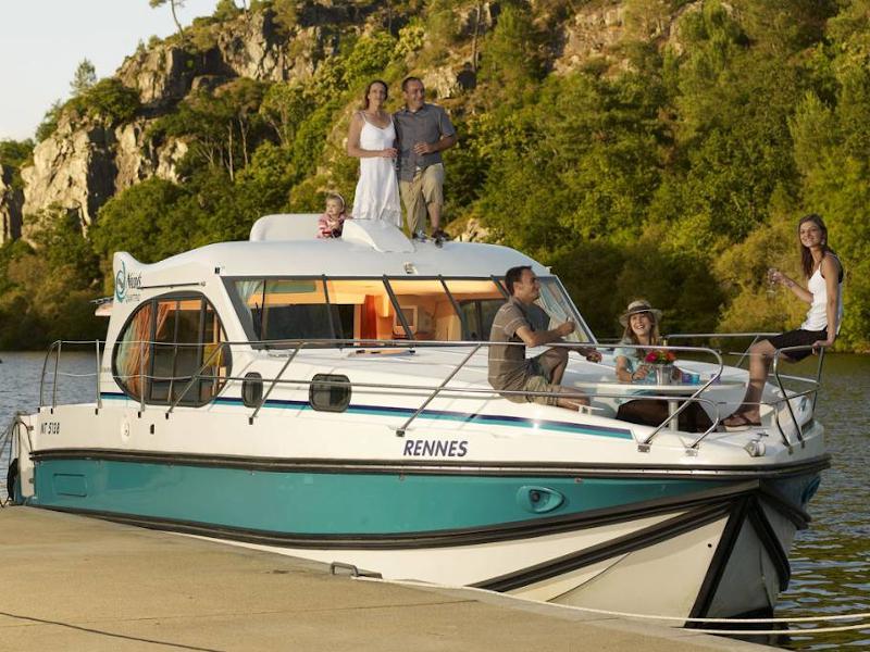 Book yachts online - motorboat - Estivale Quattro B - Eindhoven NL - rent