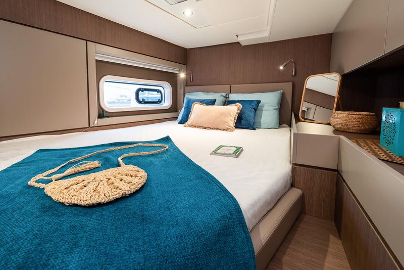 Book yachts online - catamaran - Bali 4.6 - Ediba Scorpio - rent