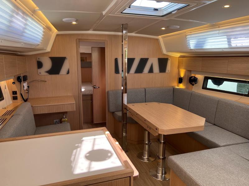 Book yachts online - sailboat - Bavaria C42 Style - Sofia - rent